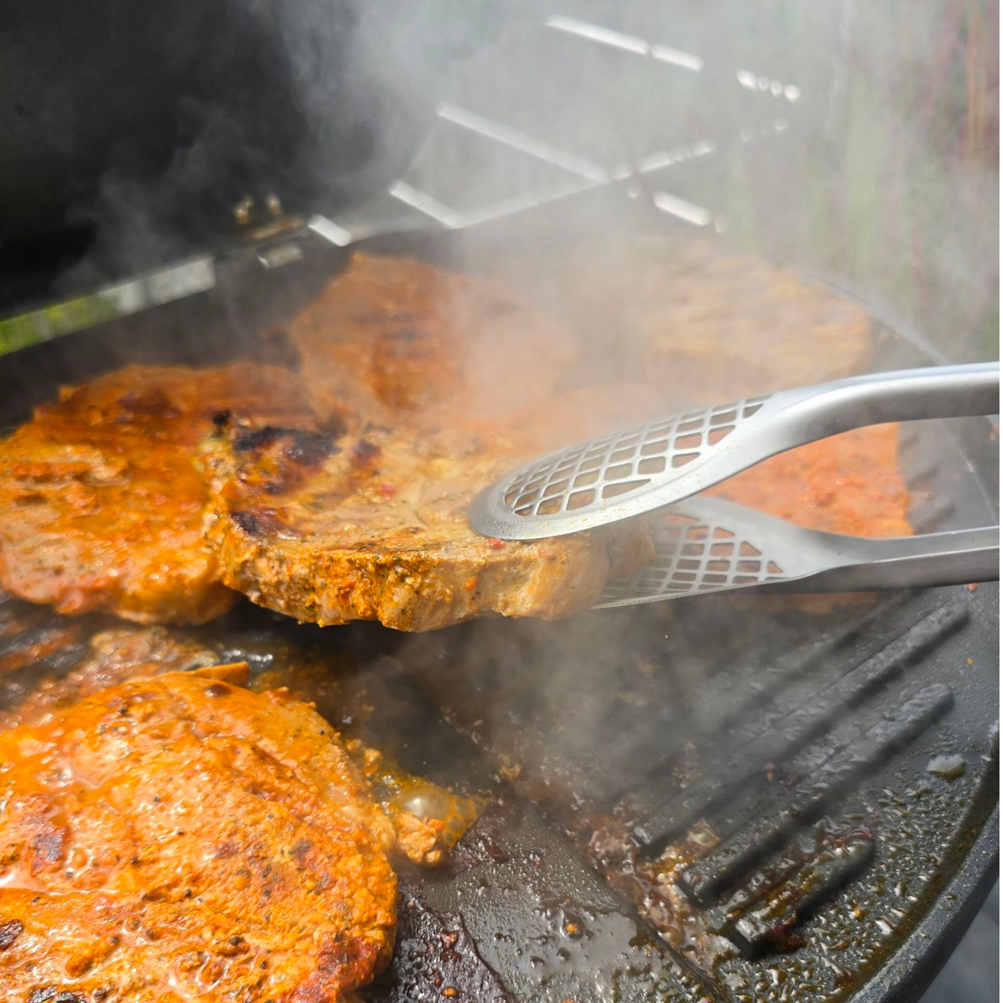 S-HubOla S SHARK Grillzange – 33,2 cm Edelstahl BBQ-Zange – Automatik-Verschluss – Haifisch-inspiriertes Design – Teil der Serie mit Messern & Fleischgabel